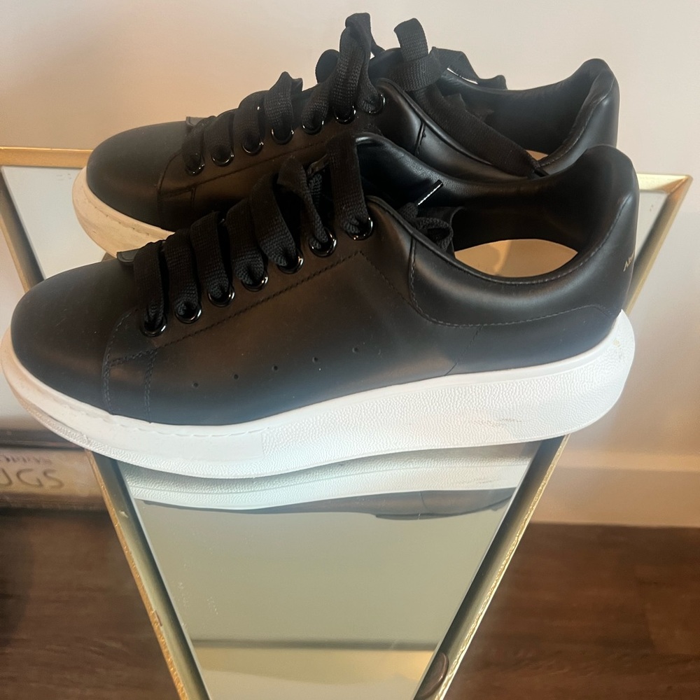 Alexander Mcqueen womens sneaker